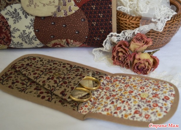Сумочки с вышивкой для рукодельных процессов.