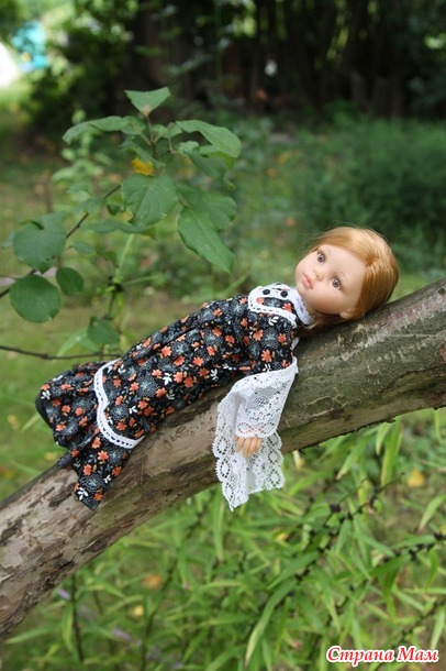 Куклы от Паола Рейна в нарядах в народном стиле.