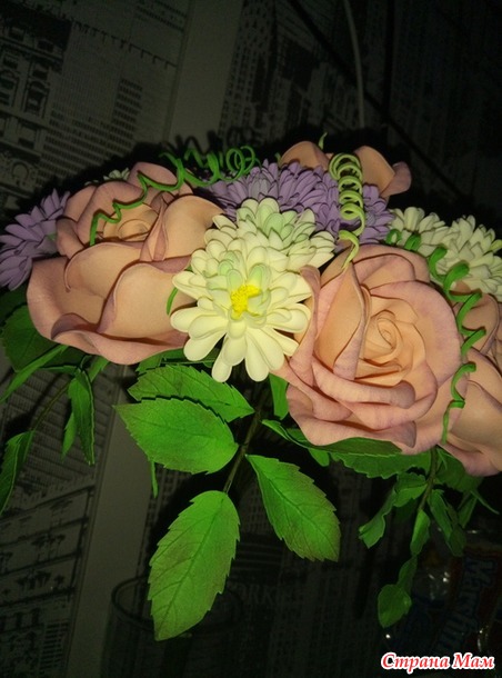 Букетик из роз с хризантемами
