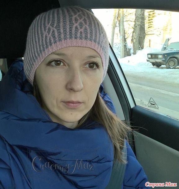 . Навязала шапок разных :) розовых