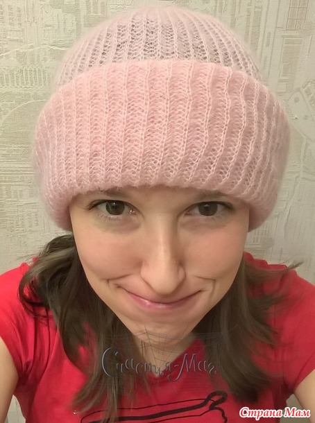 . Навязала шапок разных :) розовых