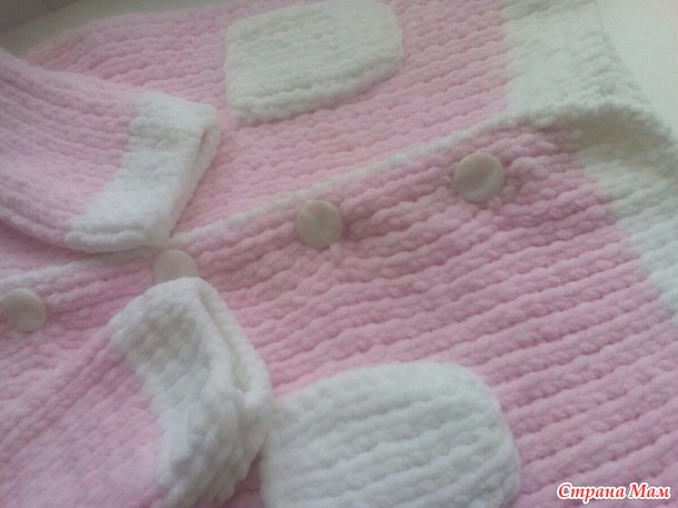Вязаное пальто для девочки спицами из YarnArt Dolce