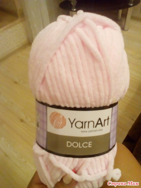 Вязаное пальто для девочки спицами из YarnArt Dolce