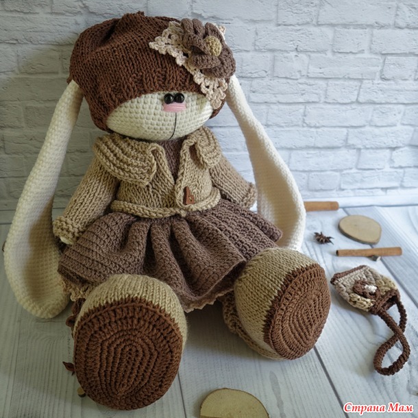 . Вязаная зайка Кофейная девочка