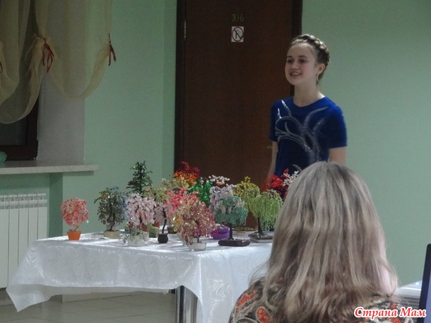 Платье, вышитое стеклярусом
