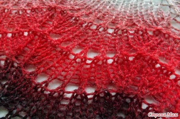Шаль Holden Shawlette- снегирь