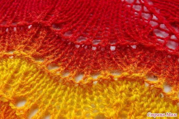 Шаль Holden Shawlette - огненная
