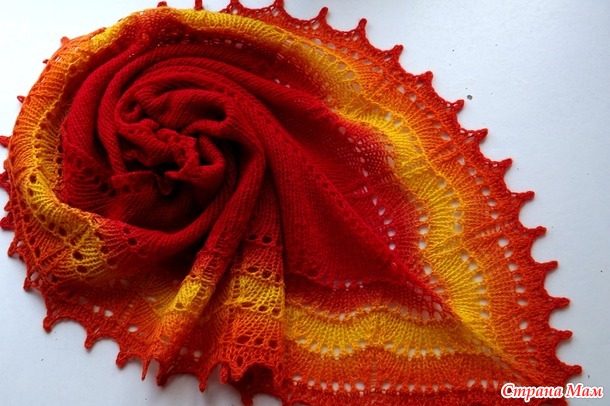 Шаль Holden Shawlette - огненная