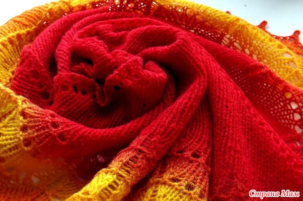 Шаль Holden Shawlette - огненная