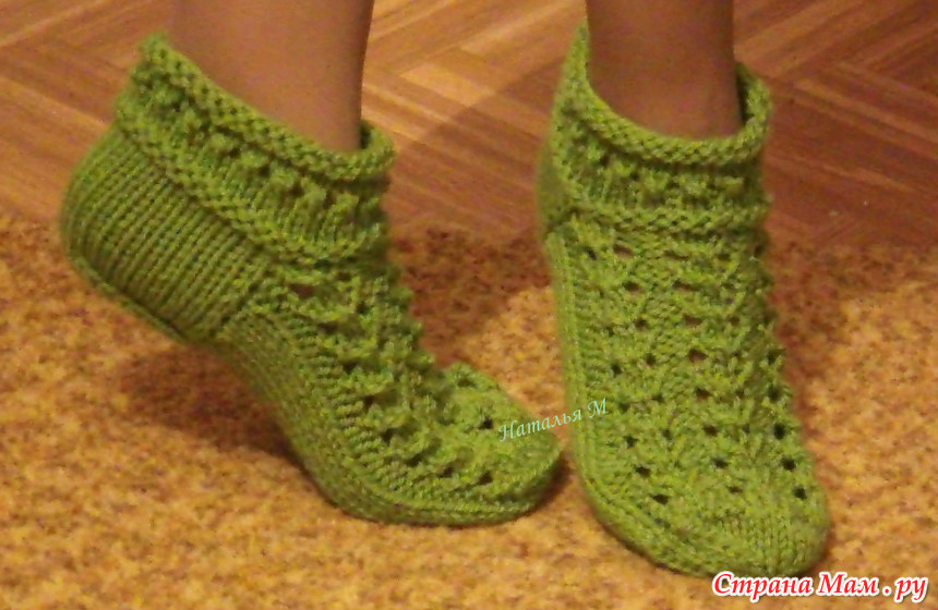 Тёплые носки спицами для уютного вязания. Примеры работ + схемы для вязания носков