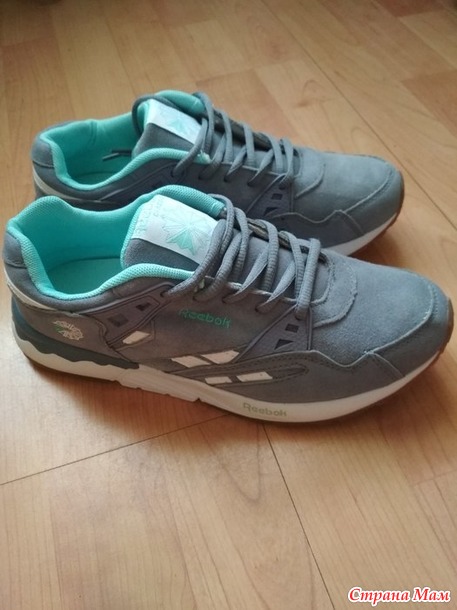 Пристрой женских кроссовок Reebok, очень классные!!