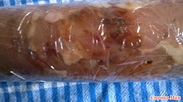 Колбаса из курицы вареная и запеченая.
