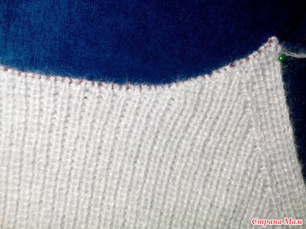 Мохеровый пуловер жемчужной резинкой.