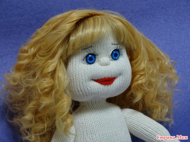 . Кукла игровая