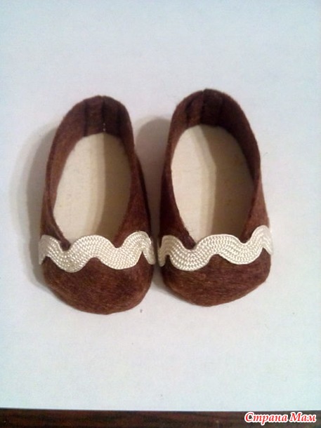 Домашние туфельки - тапочки для куклы из фетра