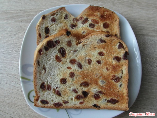 Сладкий хлеб с изюмом.