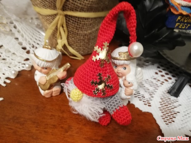 Новогодний конкурс красоты. Маленький гномик, крючком.