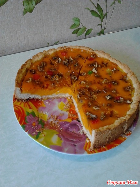 Тыквенный пирог с грецкими орехами, цукатами и сгущенкой