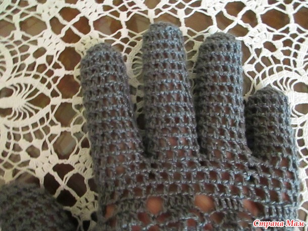 Перчатки из Iris, связанные крючком.