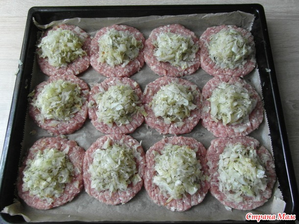 Стожки из фарша и капусты.