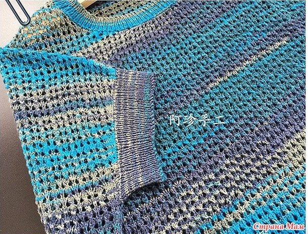 Мерцающая бирюза. Джемпер со скошенными плечами и цельно-кроенными рукавами. Спицы.