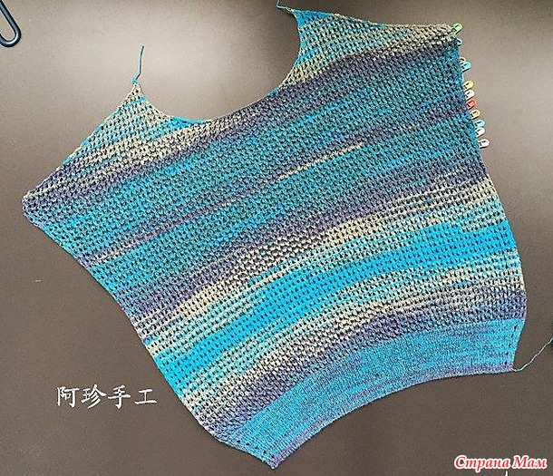 Мерцающая бирюза. Джемпер со скошенными плечами и цельно-кроенными рукавами. Спицы.