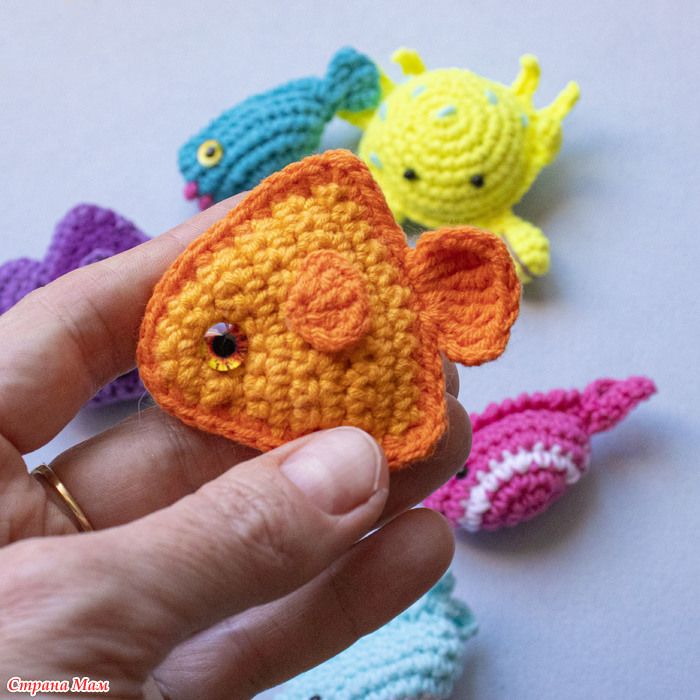 Игрушка ABTOYS Knitted Рыба вязаная Удильщик с подсветкой