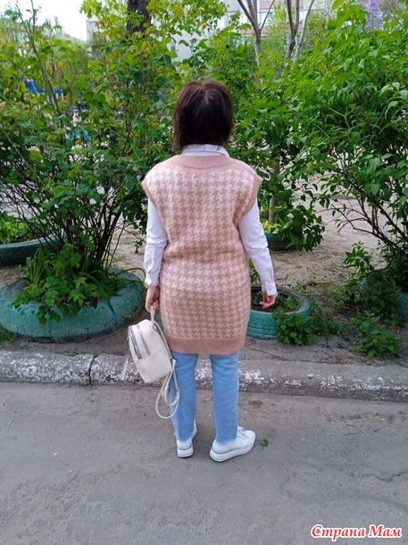 Удлиненный жилет спицами