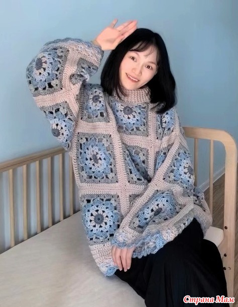 Свободный свитер из  ажурных квадратных мотивов.