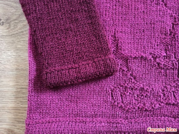 Двухцветный свитерок для девочки 8 лет. Реглан сверху.