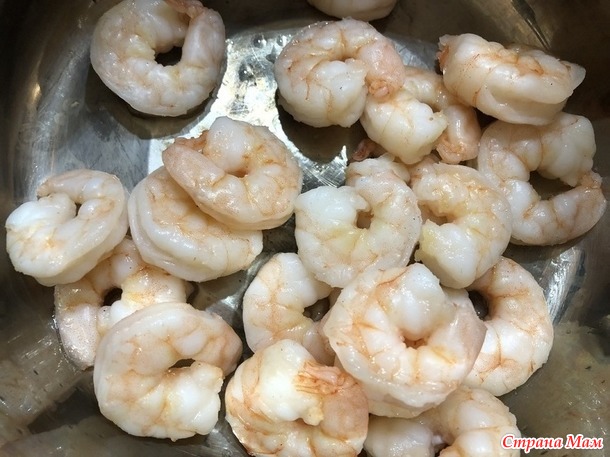 Паста с гребешками и креветками под сливочным соусом