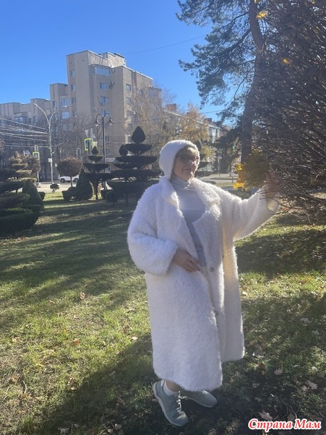 Пальто из буклированной пряжи
