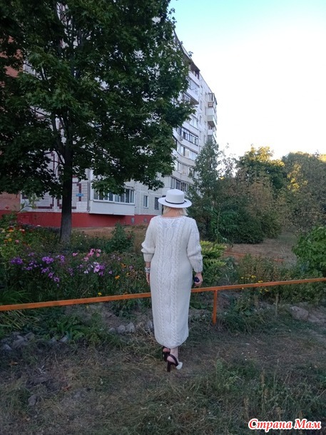 Платье спицами " Белое безмолвие".