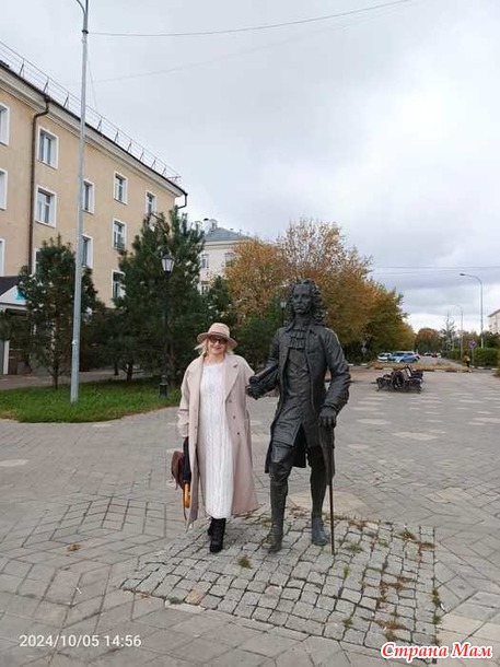 Платье спицами " Белое безмолвие".