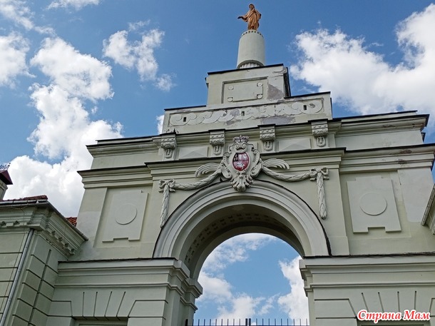 Путешествуя по Беларуси. Ружанский замок.