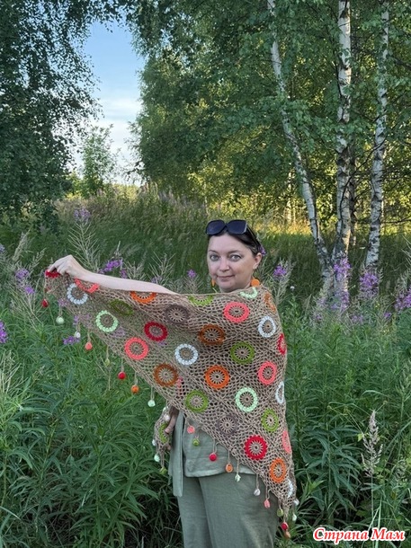 Шаль "Цветные колечки" крючком