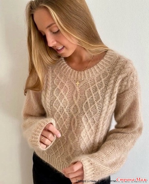 Мохеровый джемпер Swirl с косами. Спицы.