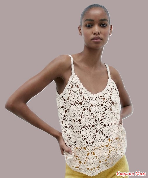 Топик цветочными мотивами от бренда Zara.