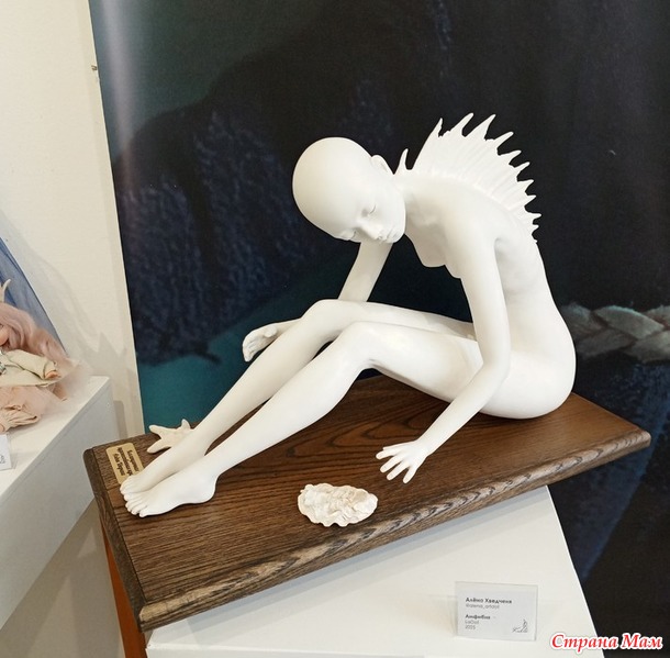 Куклы и цветы.