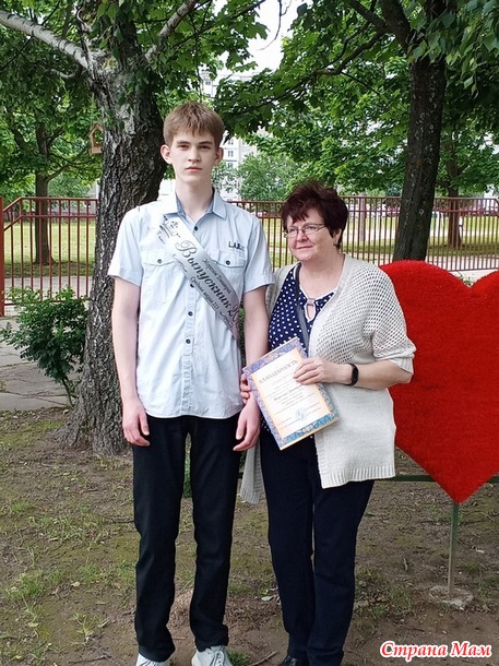 Куклы и цветы.