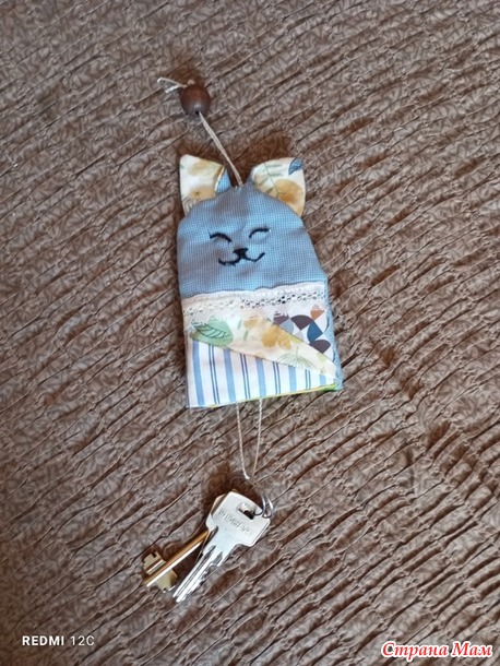 Времена года. Март. Котоключница.