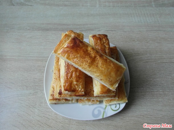 Творожные слойки.