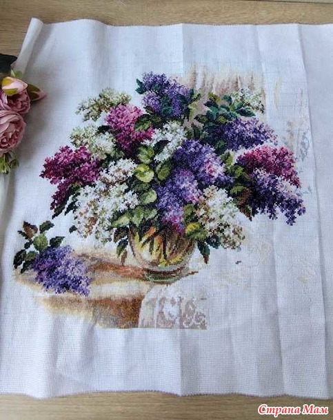 Довяжика. Вышивка. Аромат сирени