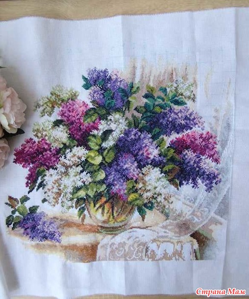 Довяжика. Вышивка. Аромат сирени