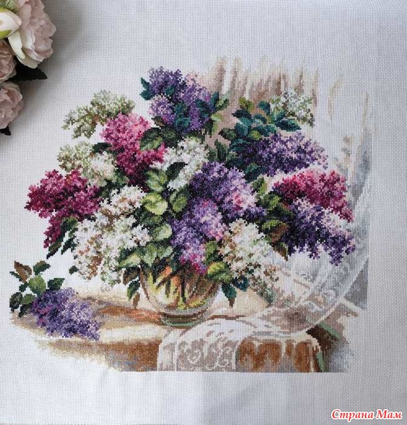 Довяжика. Вышивка. Аромат сирени