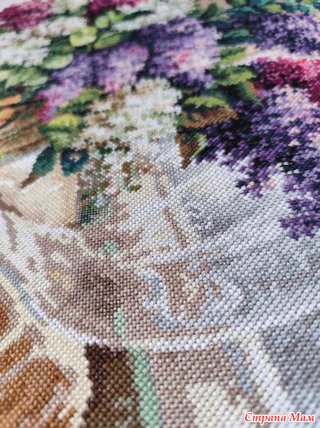 Довяжика. Вышивка. Аромат сирени