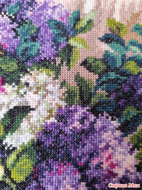 Довяжика. Вышивка. Аромат сирени