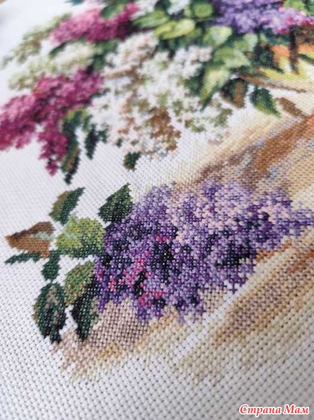 Довяжика. Вышивка. Аромат сирени