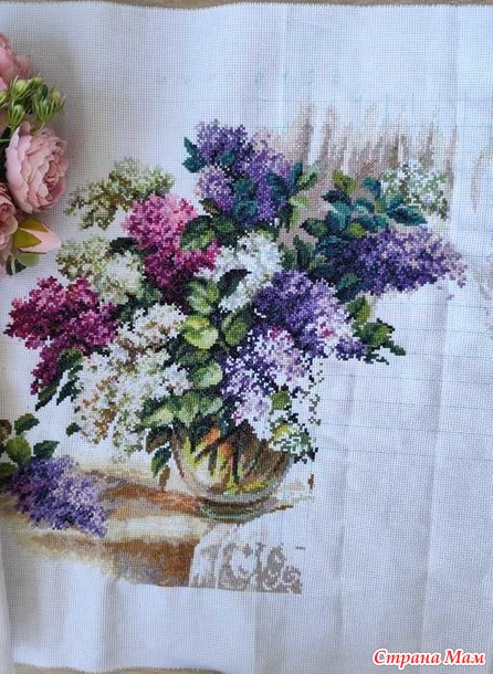 Довяжика. Вышивка. Аромат сирени